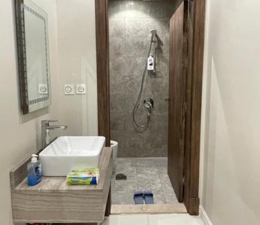 Al Kura Apartment | Spacious and comfortable studio - Stay Easy Obhur