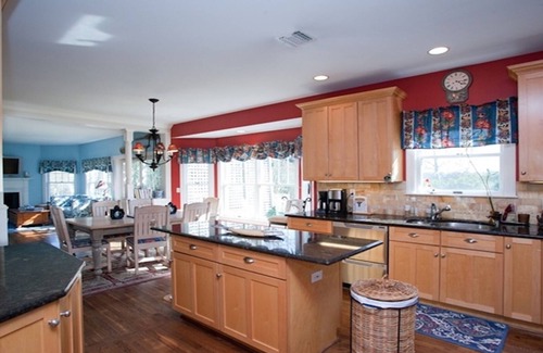 Water Mill House | Spacious and Conveniently Located Home in Southampton/Water Mill