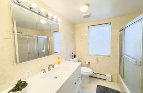 Guttenberg Apartment | Spacious and Convinient near NYC Parking Available