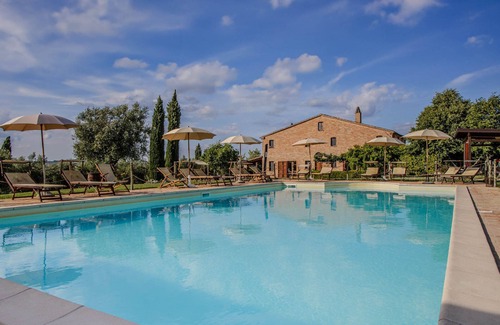 Corinaldo Villa | Spacious and cosy villa with pool in the countryside, just 15 minutes from the beaches of Senigallia