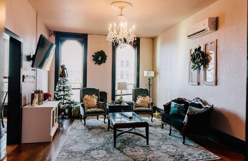 Hillsboro Condo | Spacious and Elegant Condo in Downtown Hillsboro