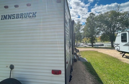 Fountain City House | Spacious and full stocked RV on the Mississippi River