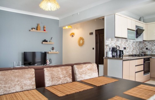 Camlık Mahallesi Apartment | Spacious and Furnished Flat Next to Beach in Didim