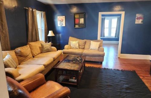Meriden Apartment | spacious and indulging