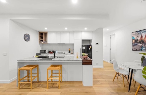 Burwood Apartment | Spacious and Modern 2BR in Prime Location Burwood