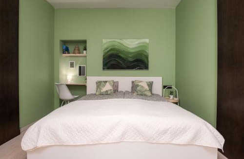 Parnu Apartment | Spacious and Modern City Centre Deluxe Entire Flat for business and holiday