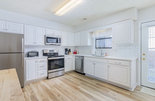 Auburn - Opelika Condo | Spacious and Quiet 2BR/2.5BA Townhouse Close to Toomer’s & Auburn University