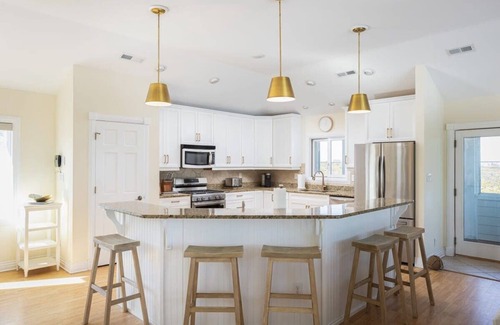 Ocean Sands House | Spacious and Relaxing, Beach Views, Elevator, Spa!