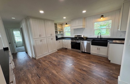 Elwood Other | Spacious and secluded 5-bedroom farmhouse with AC, WiFi in charming Tremonton