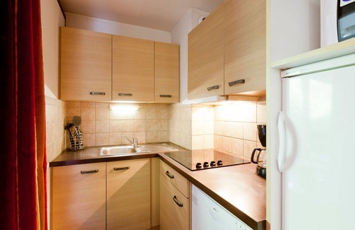 Brides-les-Bains Apartment | Spacious Apartment for 8 with Balcony, Parking, Ski Locker, and Wi-Fi in Brides-les-Bains