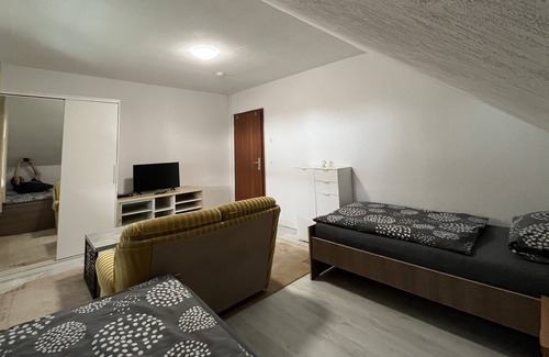 Hohenhameln Apartment | Spacious apartment Mehrum