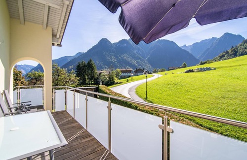 Buerserberg Apartment | Spacious apartment in a beautiful location