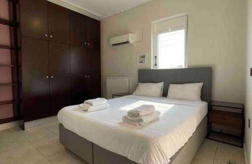 Kalathas Apartment | Spacious Apartment Nearby the Sea - 3 Bedrooms