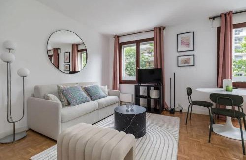 Gambetta Apartment | Spacious Apt 4PAX - Paris Courbevoie