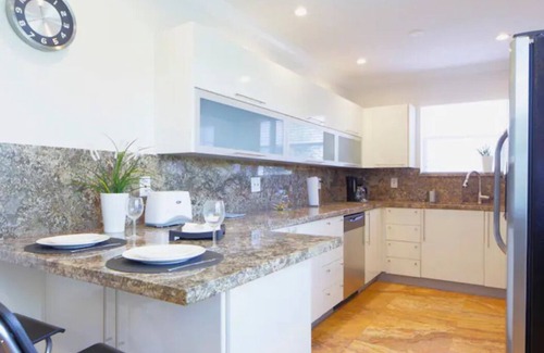 Hollywood South Central Beach Apartment | Spacious apt across from the beach in Hollywood Miami