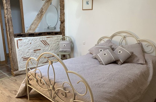 Armillac House | Spacious Bed and breakfast a lovely Barn in the pay de Lauzun south of Dordogne