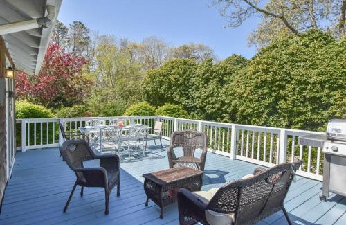 East Falmouth House | Spacious Beach House 6 Min Walk to Beach