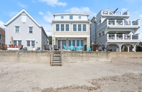 Devon House | Spacious Beachfront home in vibrant Beach Community!