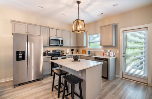 Cullman House | Spacious Brand New 5 Bedroom Home in Cullman