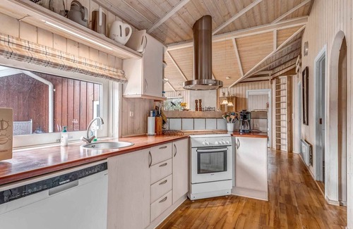 Næsby Strand House | Spacious, bright, 400m from the beach with sauna