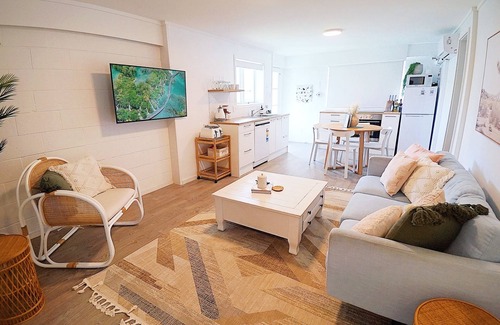 Forrest Hill House | Spacious, bright & central home with all amenities