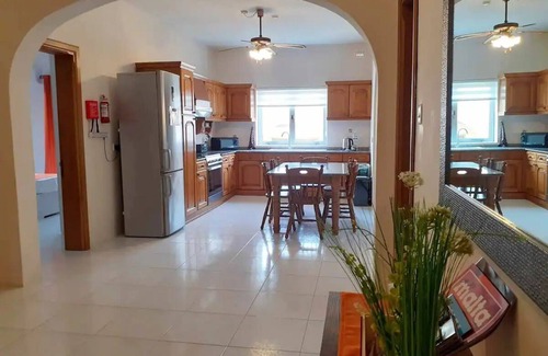 Marsaxlokk Apartment | Spacious & Bright - Nr41 Holiday Apartment - Malta South Coast