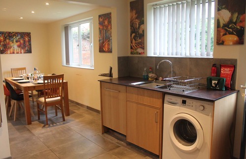 Long Melford House | Spacious bungalow with large garden in middle of a medieval village