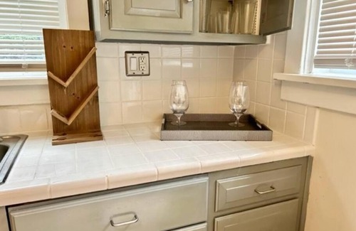 Monroeville Apartment | Spacious Cape Cod in Monroeville