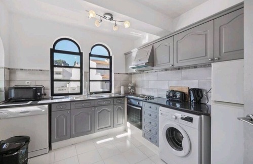Mato Serrao Apartment | Spacious central beach home steps from the sea