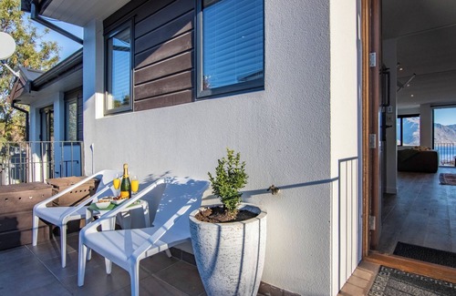 Queenstown City Centre Apartment | Spacious Central Executive Apartmentn4 Bedroom, 2 Bathroom with amazing views