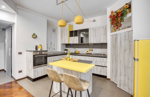 Tricolore Apartment | Spacious central flat for 4 guests