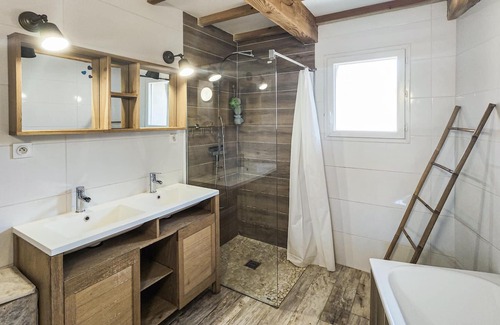 Cazouls-les-Beziers House | Spacious cottage with charming decor in Cazouls-lès-Béziers.