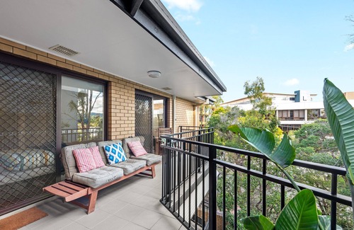 Milton Apartment | Spacious & Comfy 2 Bed/2 Bath/2 Car Apartment in Auchenflower