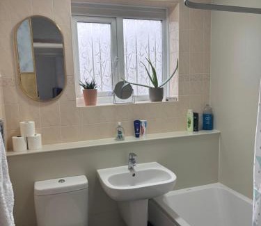 Wythenshawe Apartment | Spacious comfy flat near Airport and Altrincham