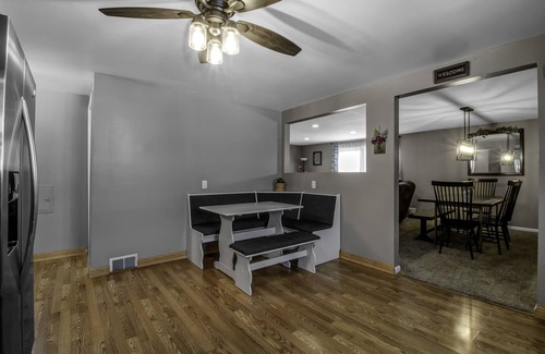Cheektowaga Apartment | Spacious/Comfy/Private Home near Buffalo/Bills/Airport/Niagara Falls