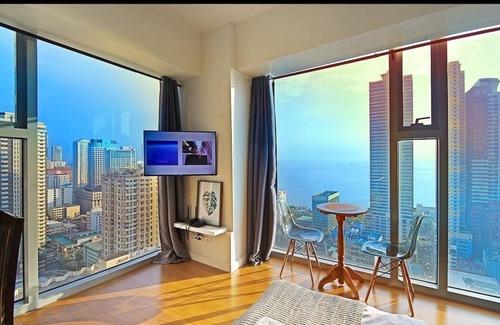 Barangay 670 Condo | Spacious Condo near US Embassy with Spectacular View