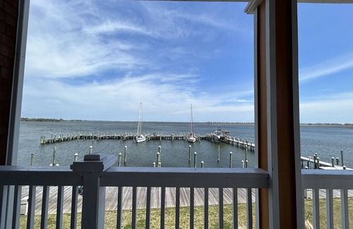 Manteo Condo | Spacious Condo on the Water!