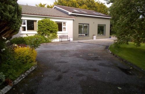Terryland Apartment | Spacious Contemporary Chalet type Apartment.