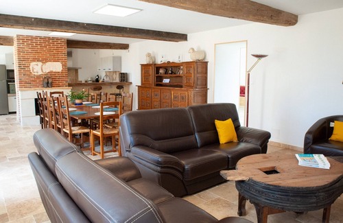 Happonvilliers Cottage | Spacious cottage in Happonvilliers with private garden, accommodates up to 14, pets allowed