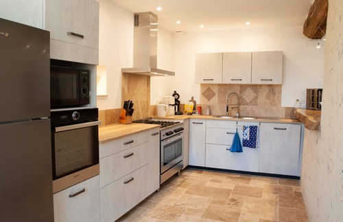 Happonvilliers Cottage | Spacious cottage in Happonvilliers with private garden, accommodates up to 14, pets allowed