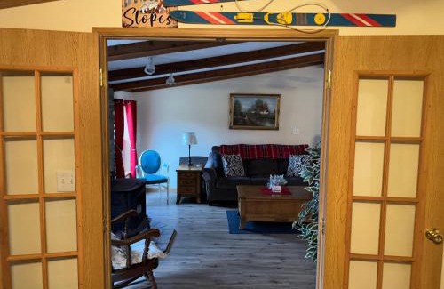 Cairo House | Spacious Cozy Getaway ! King Bed, Game Room, Out Door Patio