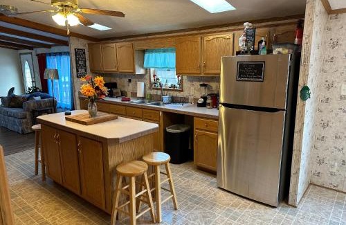 Cairo House | Spacious Cozy Getaway ! King Bed, Game Room, Out Door Patio