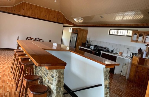 San Isidro de El General House | Spacious House w/incredible views of San Isidro - 25 min from Playa Domincal!