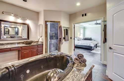 Delhi House | Spacious Delhi Home w/Fireplaces, Patio & Grill!