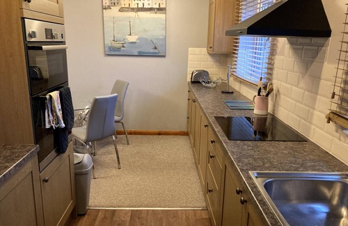 Grantham House | Spacious detached bungalow with off street parking