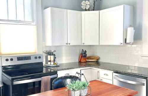 Salisbury House | Spacious Downtown Craftsman | Designer Finishes