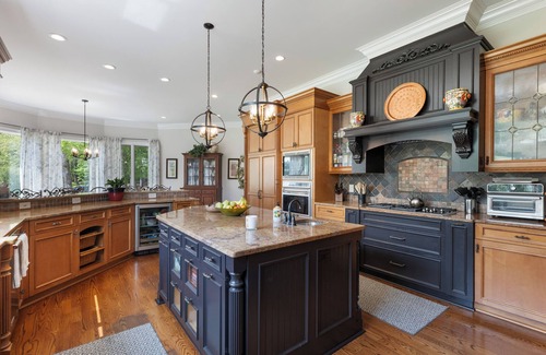 Braselton House | Spacious estate home in the beautiful Chateau Elan community in Braselton.