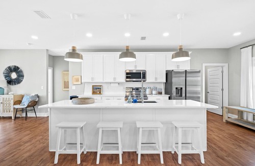 Morgantown House | Spacious Family Beach Retreat w/9 Passenger Golf Cart