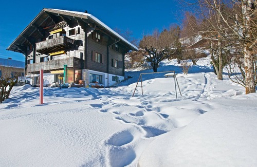 Huemoz Apartment | Spacious family chalet near Villars