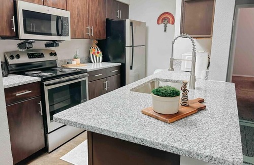 South Side Apartment | Spacious Family Value Retreat w/Pool & Garage